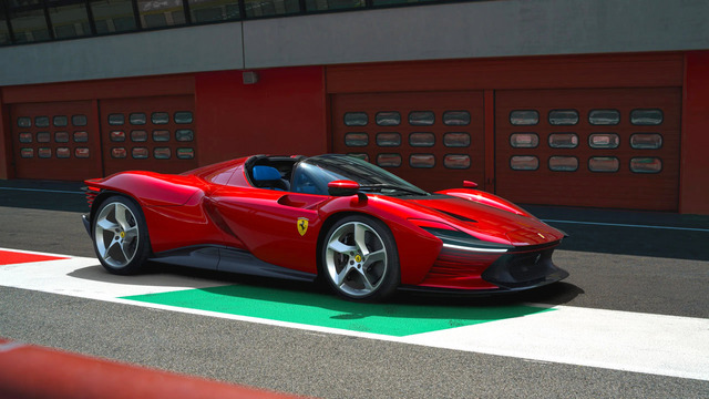01_Ferrari_Daytona_SP3.jpg