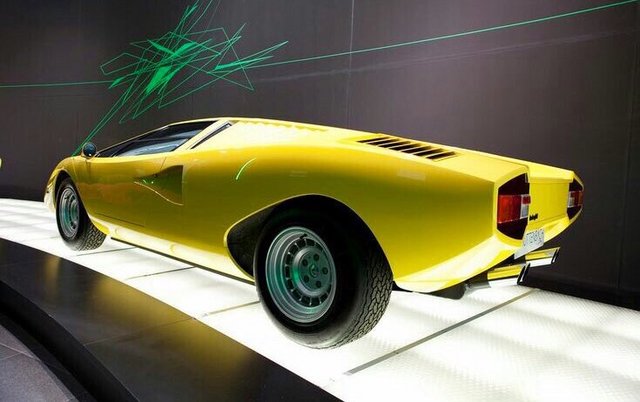 04_Lamborghini_Countach_1970_05.jpg