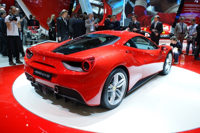 Ferrari_488GTB_Genava_2015_07.jpg