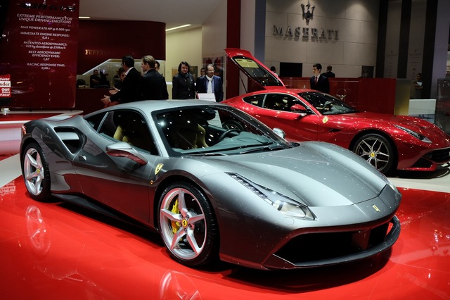 Ferrari_488GTB_Genava_2015_08.jpg