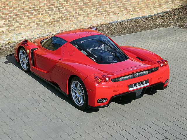 Ferrari_Enzo_for_sale_Vertually_brand_new_02.jpg