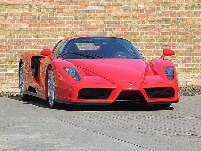 Ferrari_Enzo_for_sale_Vertually_brand_new_03.jpg