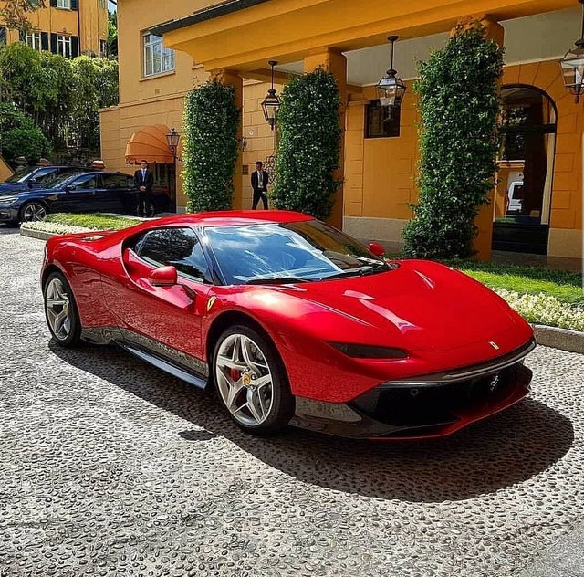 Ferrari_SP38_2018_08.jpg