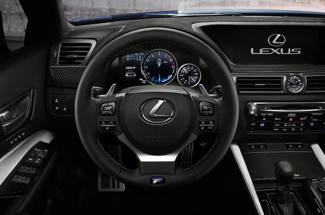 Lexus_GS-F_2015_Detroit_07.jpg