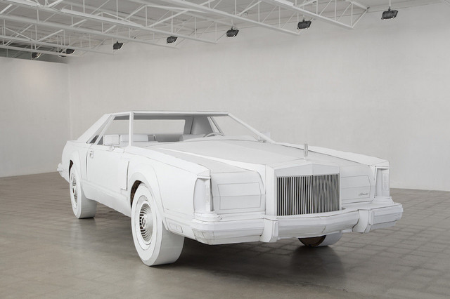 Lincoln_Continental_Mark_V_made_of_paper_01.jpg