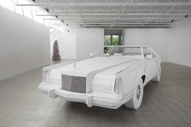Lincoln_Continental_Mark_V_made_of_paper_02.jpg
