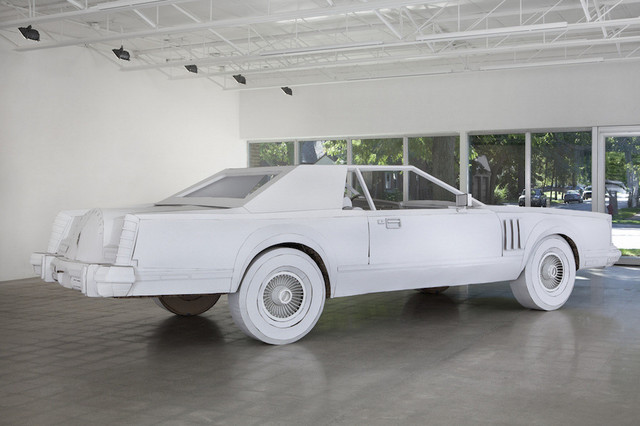 Lincoln_Continental_Mark_V_made_of_paper_03.jpg