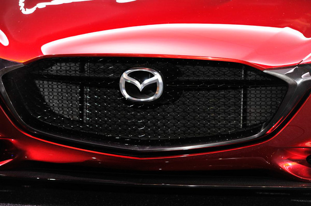 Mazda_RX-VISION_add_pics_33.jpg