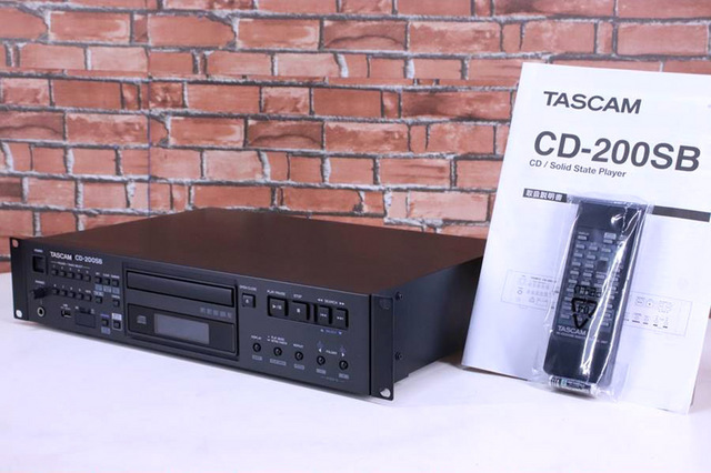 TASCAM CD-200SB_03.jpg