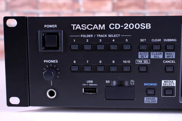 TASCAM CD-200SB_07.jpg